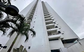 Beach Class Conselheiro - Flat a 100m da praia de Boa Viagem por Yolo